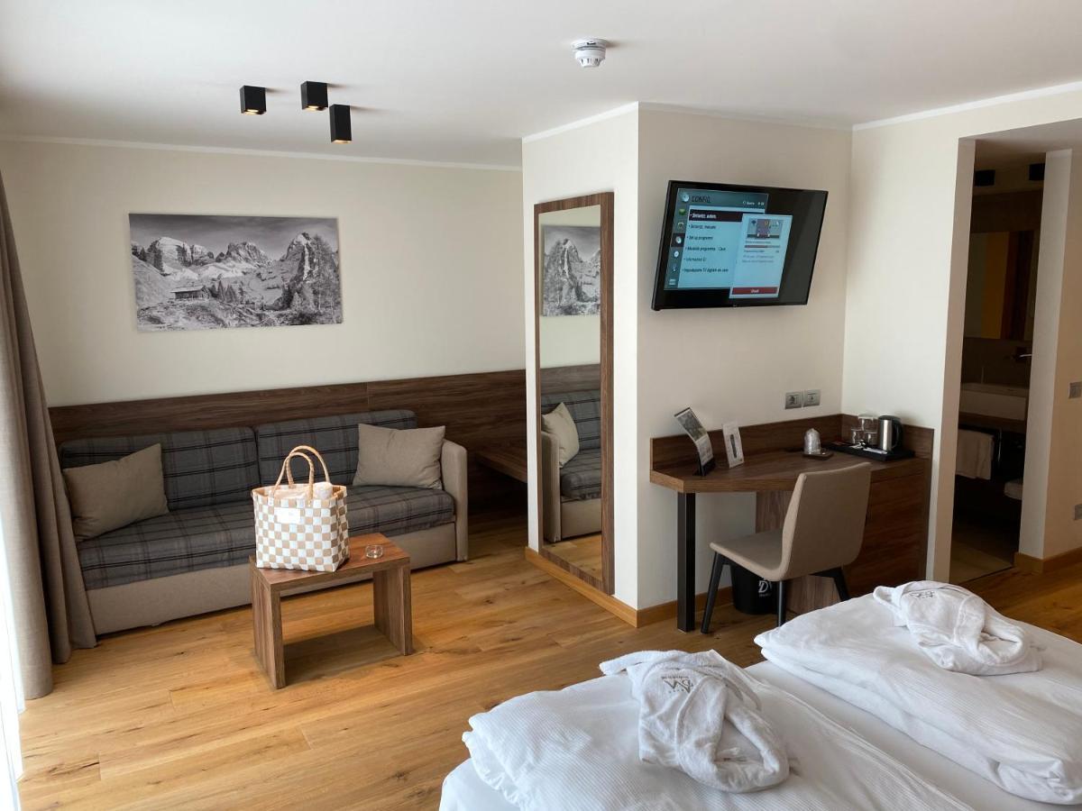 Dolomeet Boutique Hotel Pinzolo Kültér fotó