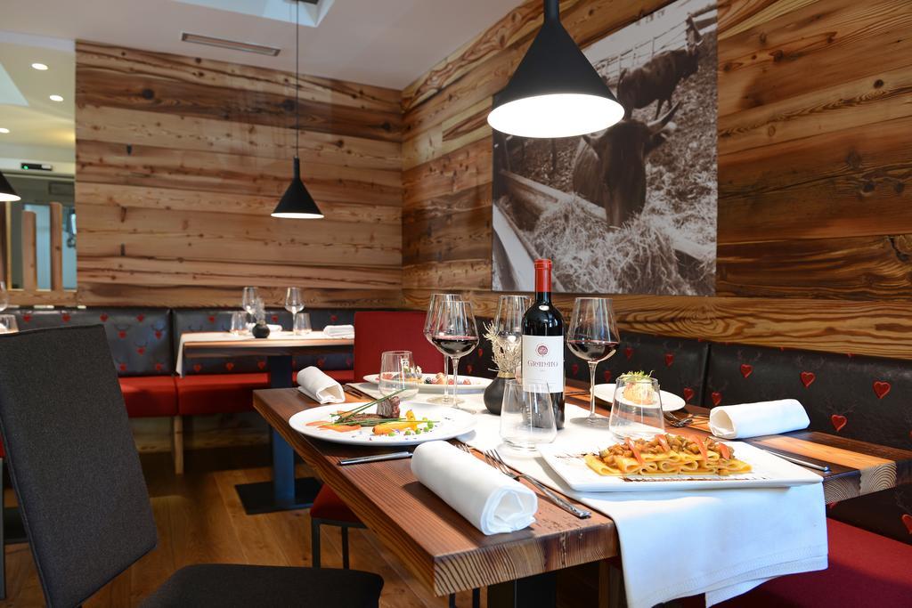 Dolomeet Boutique Hotel Pinzolo Kültér fotó