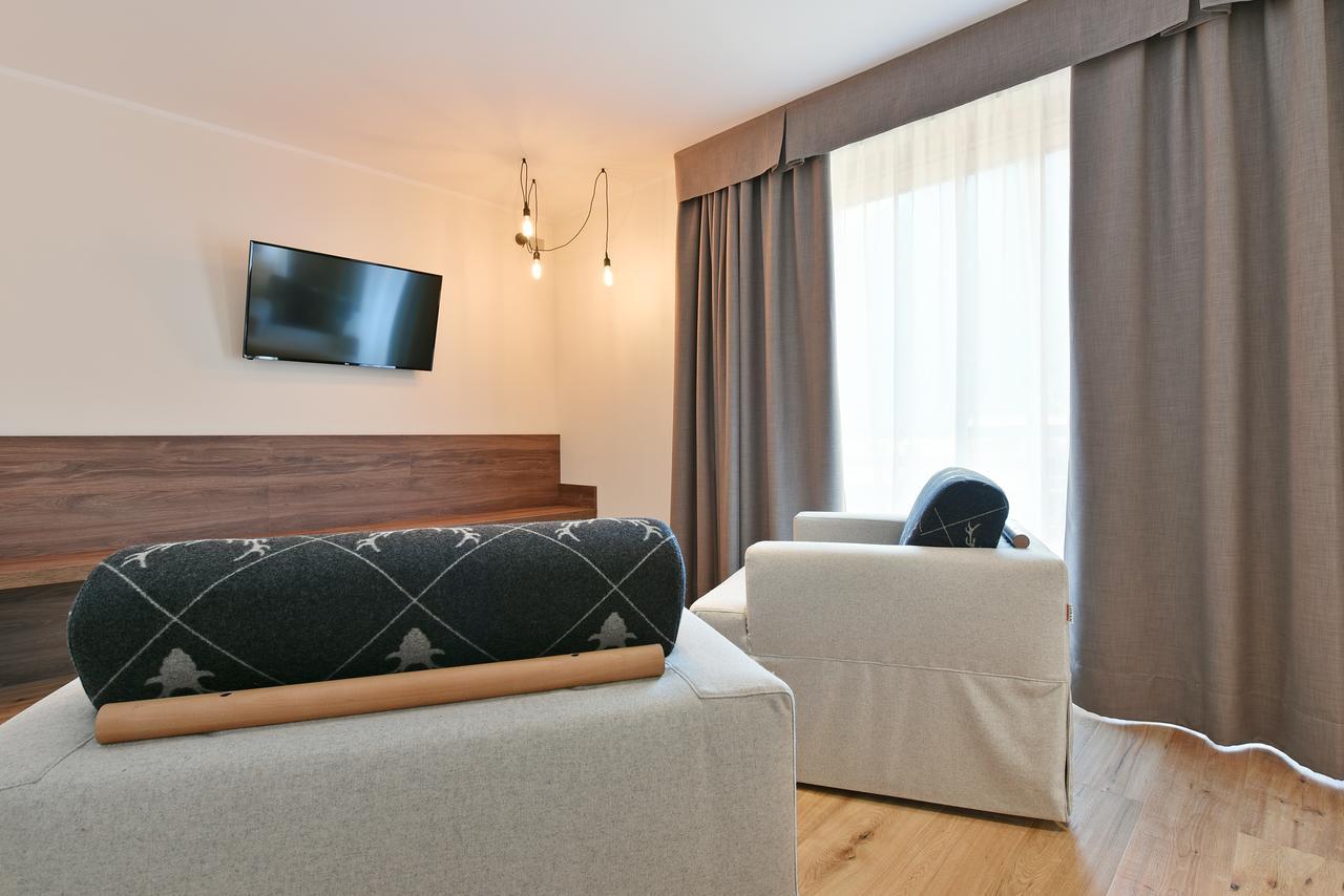 Dolomeet Boutique Hotel Pinzolo Kültér fotó